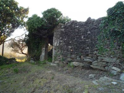 Vende-se Quintinha com Ruína 