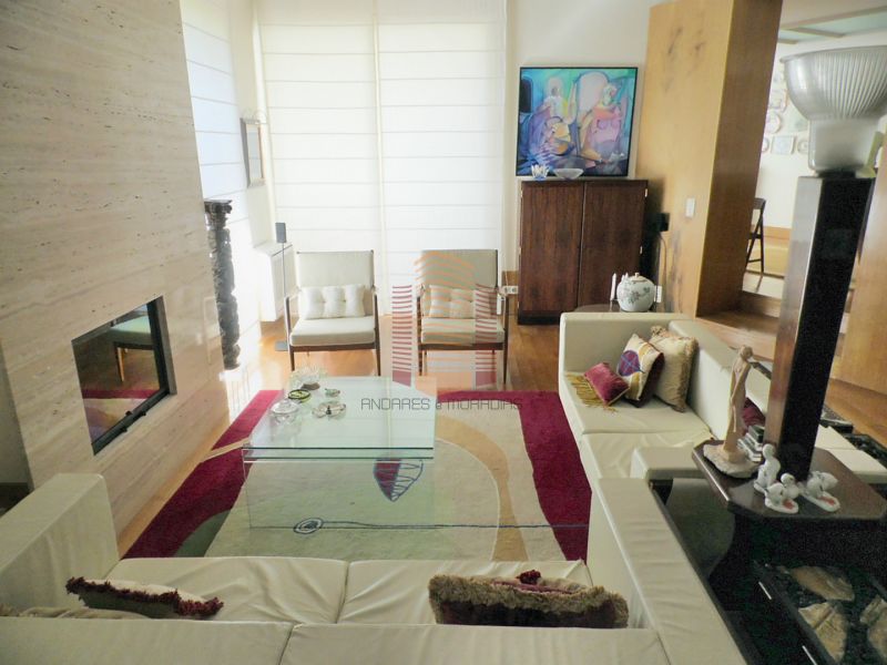 Moradia T5 junto Hospital e RTP