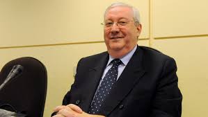 Assistência financeira muito séria entre em particular