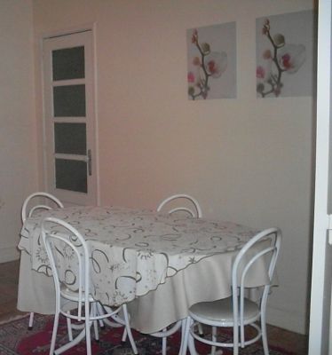ALUGO QUARTO INDIVIDUAL PARA RAPARIGA OU SENHORA EM LISBOA (ALVALADE)