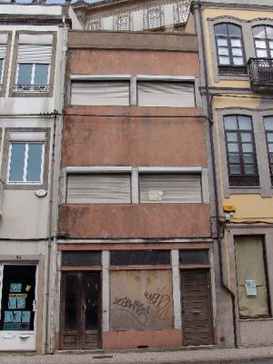 Prédio no centro histórico de Vila do Conde | Porto com loja e habitação