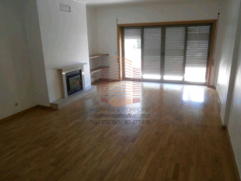 [6964] Bom T2, condomínio Fechado ao apeadeiro Coimbrões