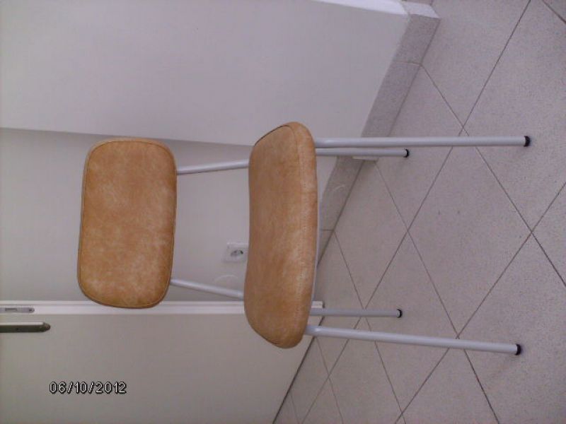 Vendo mesas e cadeiras marca LEVIRA