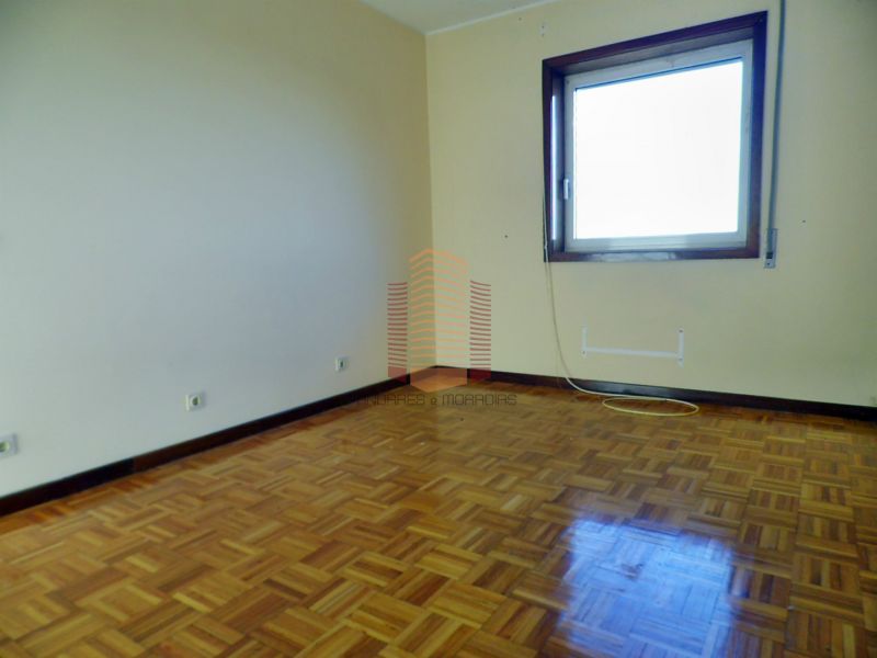 [2458RT] Bom T2 + lugar de garagem zona Meirão.