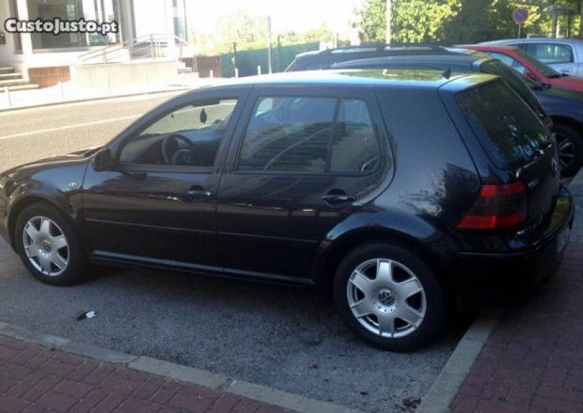 Procuro vw golf 4 1.6 gasolina desloco-me 