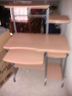 Secretária para computador ou tv só 40€