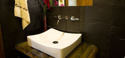 Casa dos Troncos, T1 para férias com piscina e jacuzzi