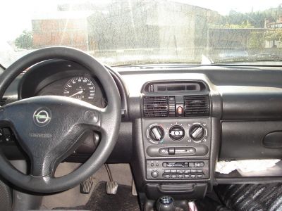 Vendo Opel Corsa B ECO 1000cc 12v, gasolina,5 lugares