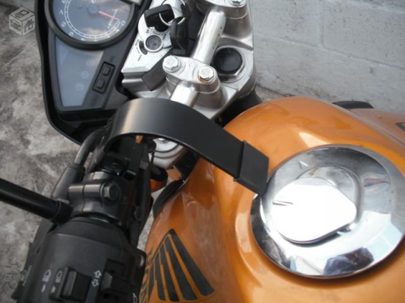 Trava para capacete antifurto