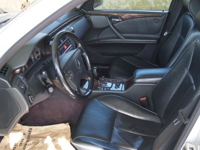 Merecedes-Benz E270 cdi Avantgarde com TV - 10500€