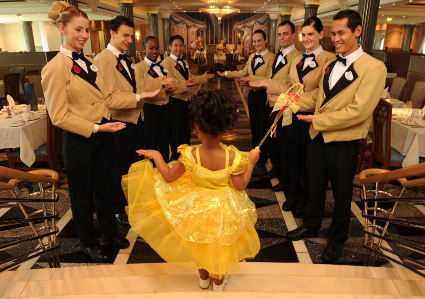 Empregados de Mesa - Disney Cruise Line