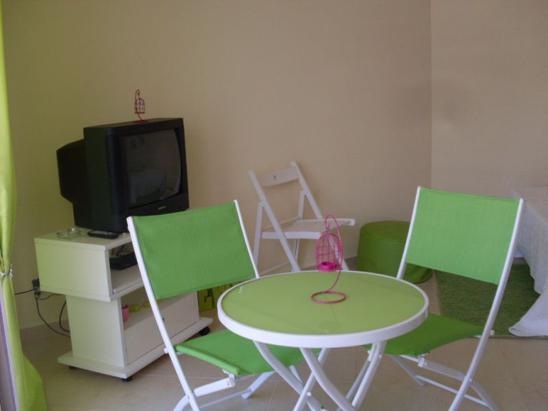 Excelente apartamento T0, com varanda, praia da rocha em Portimão.