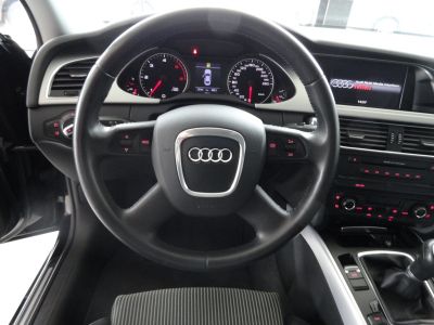 AUDI A4 2.0 TDI 143 CV COM GPS , LEDS,NACIONAL , LIVRO DE REVISÕES 
