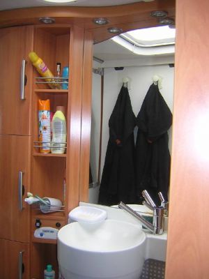 Auto caravana HYMER Íntegral - B614 - Fiat Ducato 18