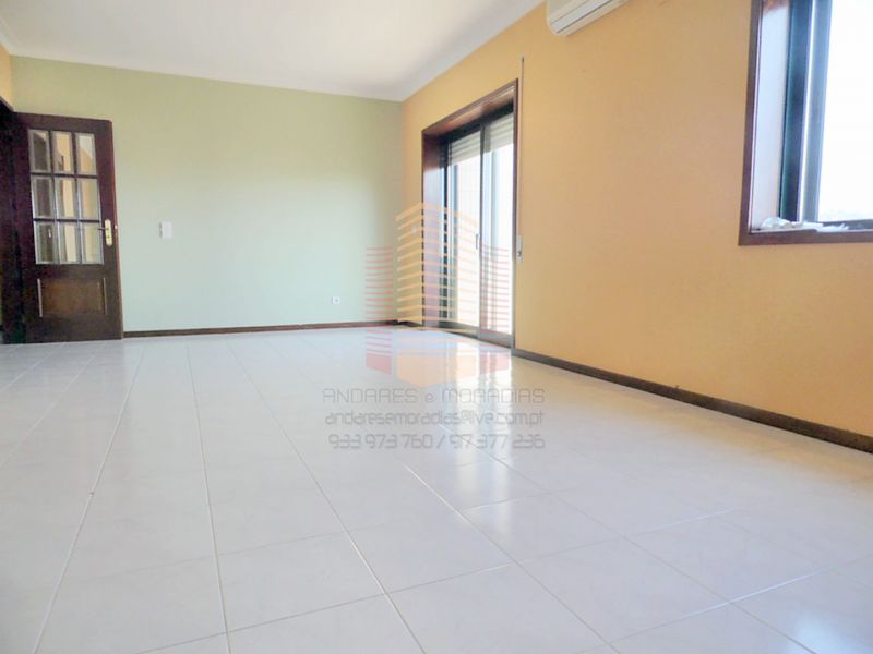 [6675] T3 próximo da praia com garagem individual para 2 viaturas.