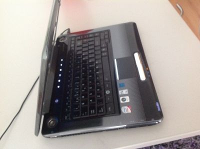 TOSHIBA A300  EM MUITO BOM ESTADO 15  - preço  300 euros