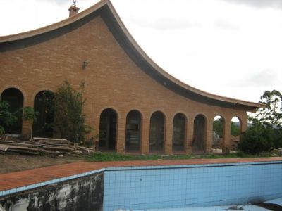 SITIO PRÓXIMO A REPRESA