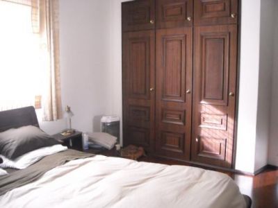 Excelente apartamento T3, com cozinha equipada, garagem individual. Mª Grande