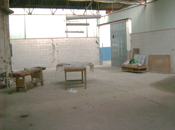 Armazém – 380m2 – 0,85€ por m2