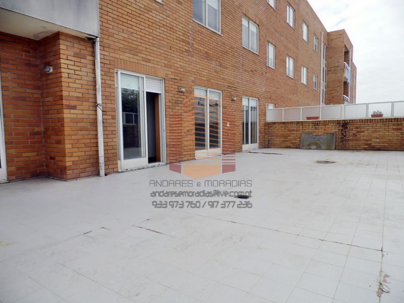 [6898] T4 Duplex, terraço, à praia Madalena