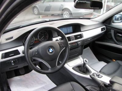 BMW Série 3 (E90) (2) 143 318d DELUXE