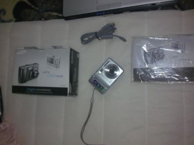 Vendo Máquina Fotográfica Samsung s750 7.2 megapixeis a pilhas‏