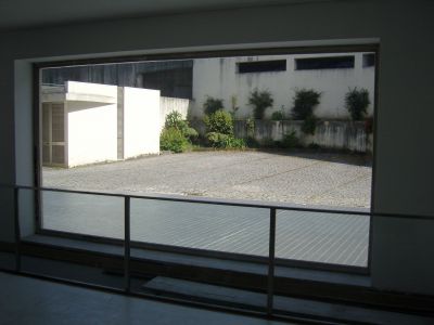 Loja com 200 m2 no centro de Gondomar