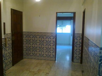 Apartamento T2 com 3 Assoalhadas
