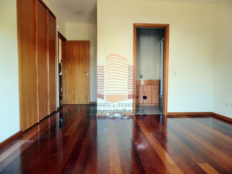 [1233F] Moradia + boa área exterior aos Carvalhos -100% financiada