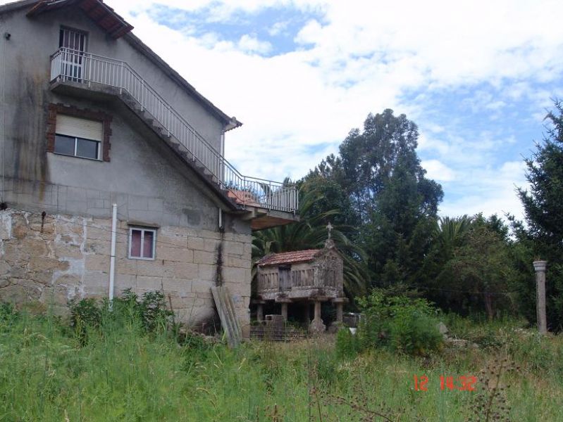 Vendo terreno con casa en pontevedra