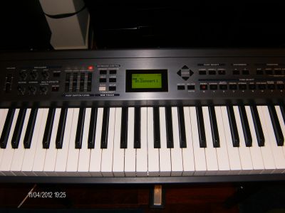 Piano Roland RD-700