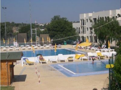 T1 em condomínio com piscina a 1500m da praia