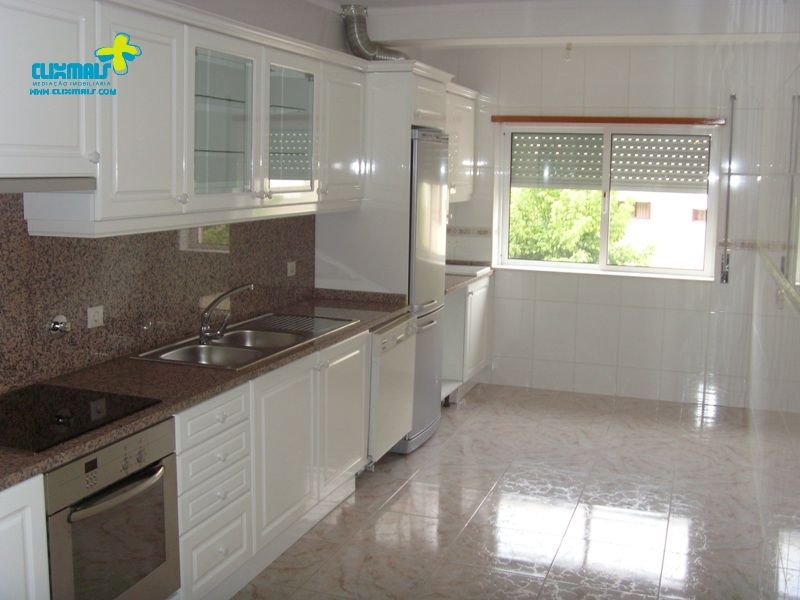 Apartamento T3, com aquecimento central e electrodomésticos. Em Gualtar - Braga
