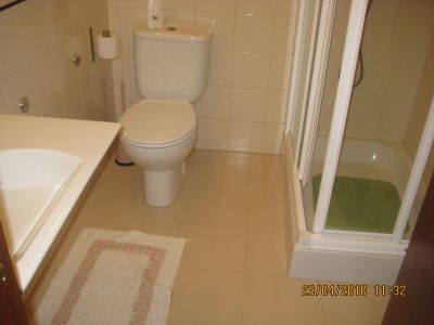 Alugo apartamento T-0 a 300 metros do mar e 100 metros da Lagoa de Óbidos