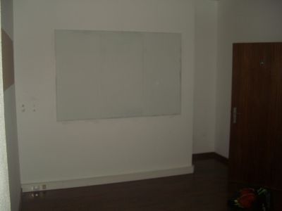 Aluga-se loja com 115m2 no centro do Porto