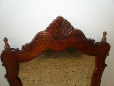 Espelho de Pendurar em Madeira de Mogno