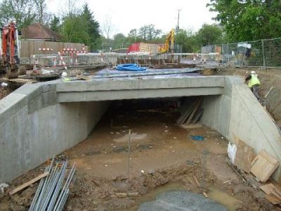 À PROCURA DE ENGENHEIROS E TRABALHADOR EXPERIÊNCIA PARA NOSSA EMPRESA NO EXTERIOR.