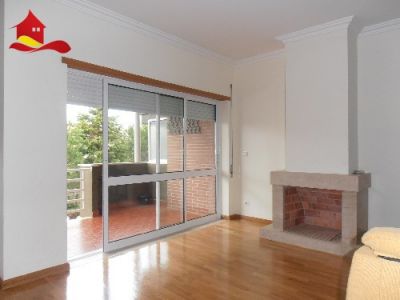 Apart.T4+Gar - Solum (Refª LF402-1)