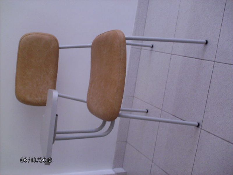 Vendo mesas e cadeiras marca LEVIRA