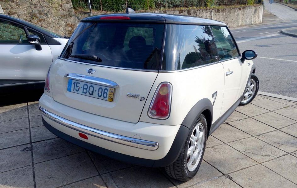 MINI One D Seven   6700 EUROS