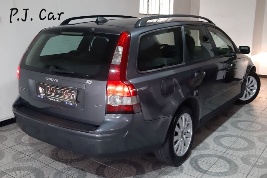 Volvo V50 Momentum 1.6 D 110 CV
