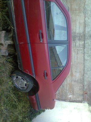 vendo peças Mercedes C220 Diesel- Viatura Batida