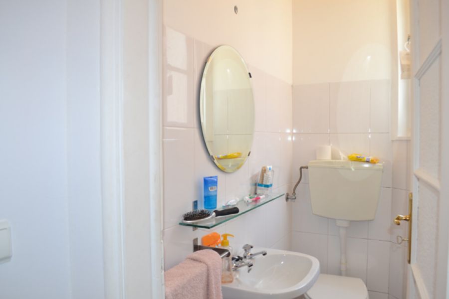 Quarto com WC privado na Alameda / IST com despesas incluidas