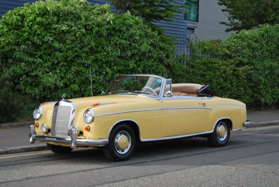 Mercedes-Benz 220SE Cabriolet Amarelo