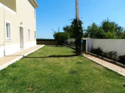 V3 isolada com piscina