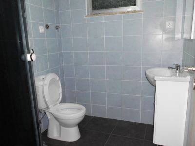 T0 r/c de moradia, todo equipado/mobilado de novo. Para Ferias.