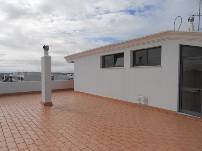 Apartamento T1 Novo no 3º andar com varanda de 20m 