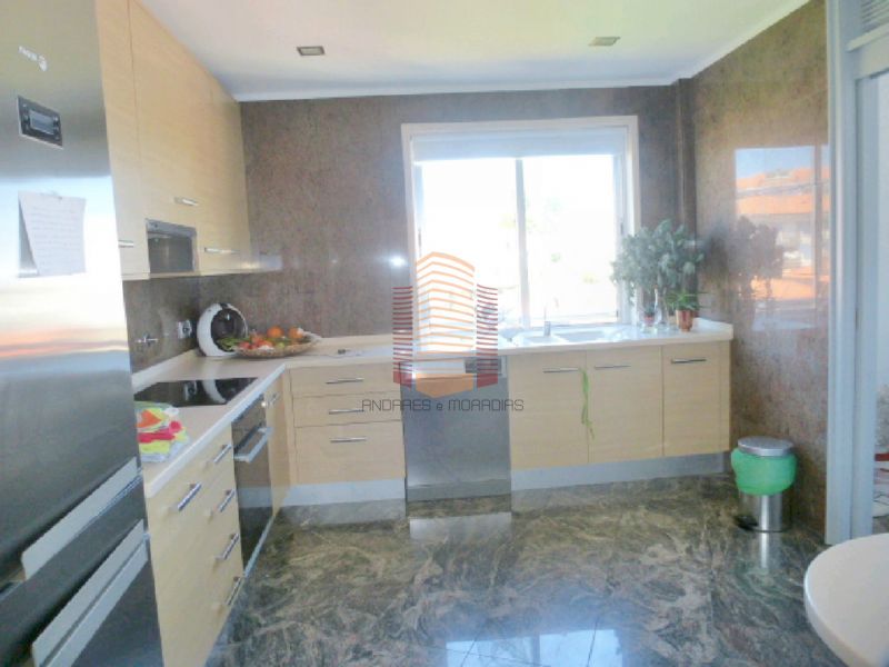 [6884] Espaçoso T3+1 Mobilado à estação de metro