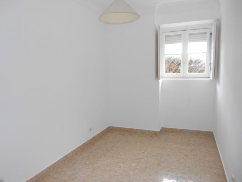 Apartamento T2 na Av. de Roma
