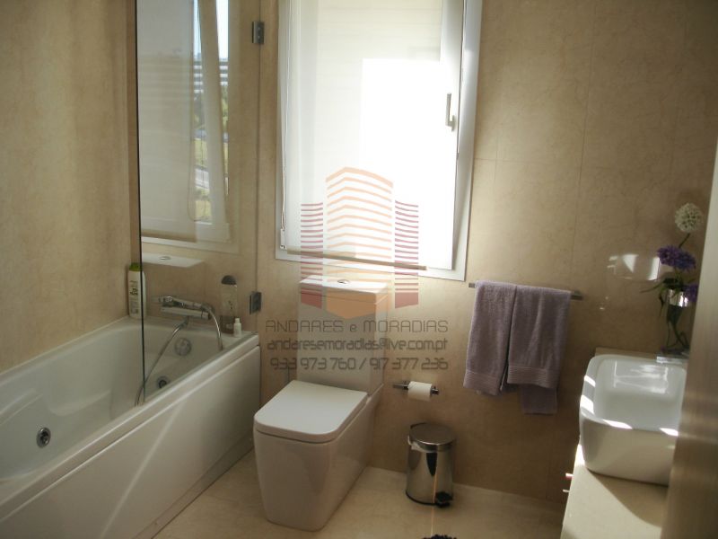 [1264F] T4 luxo, jardim com riacho, ginásio, domótica – Boas acessibilidades